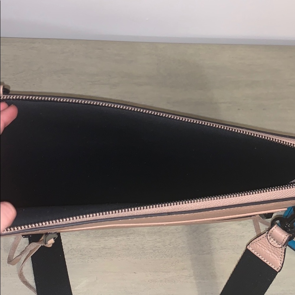 Computer case - Picture 3 of 5